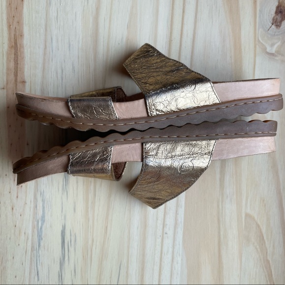 Born 2 strap Gold Foil slide sandals - Picture 3 of 5